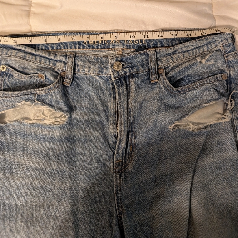 American Eagle Outfitters Light Blue Distressed Jeans